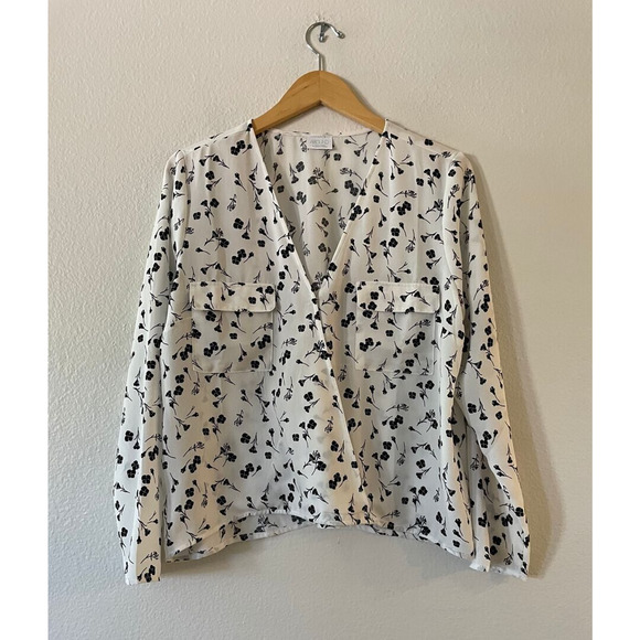 Abound Faux Wrap Blouse XL White Black Floral Surplice V-Neck Pocket Long Sleeve - Picture 3 of 9